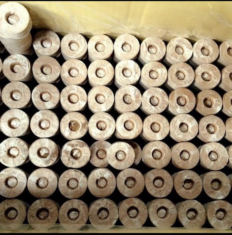 Viên nén sơ dừa thùng 1000 v ,   dùng ươm cây giống , hạt giống , nẩy mầm nhanh .