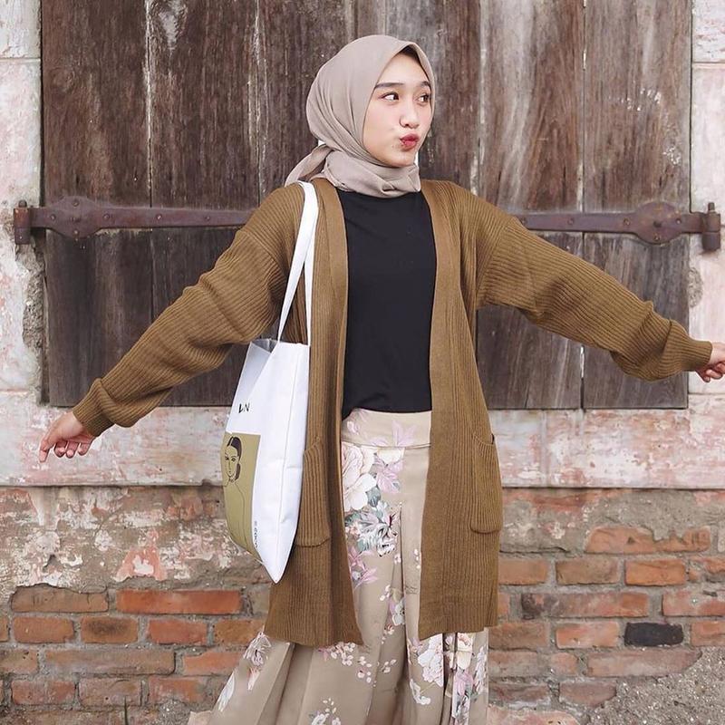 Product Introduction of Belle Long Outer Cardigan Rajut Wanita Fit Oversize Panjang  Knitwear  Kardigan 5