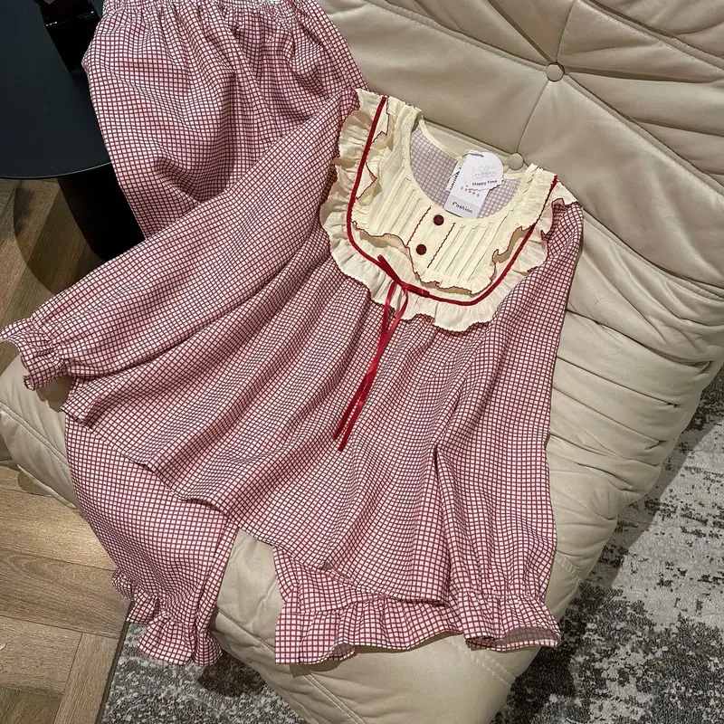 Bộ bánh bèo kẻ caro đỏ cute 3