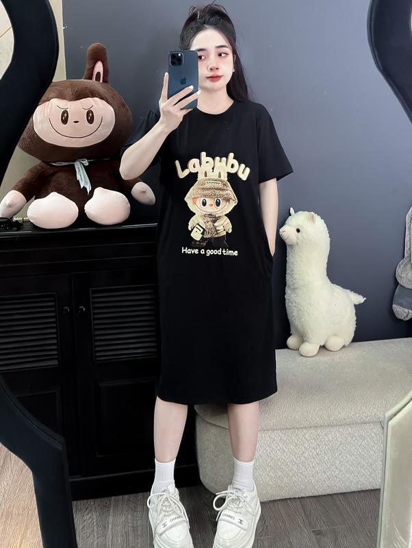 Đầm suông nữ thun cotton cổ tròn tay ngắn dáng rộng túi eo in labubu women Dress Đen