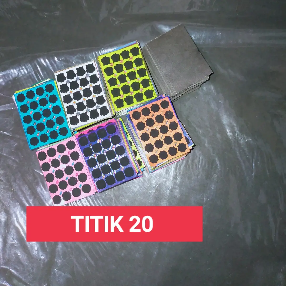 MAINAN GOSOK GOSOK BOM ISI 2000PCS BELAKANG BLOK HITAM