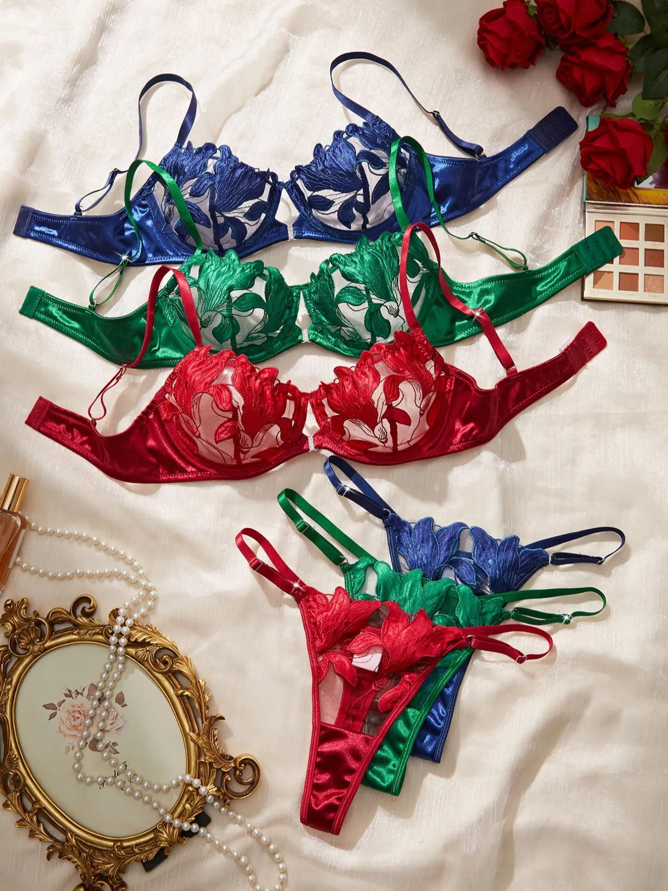 Women's Floral Appliques Sexy Lingerie Set, Elegant Comfy Breathable Bra & Thong Set for Daily Wear, Ladies Underwear for All Seasons