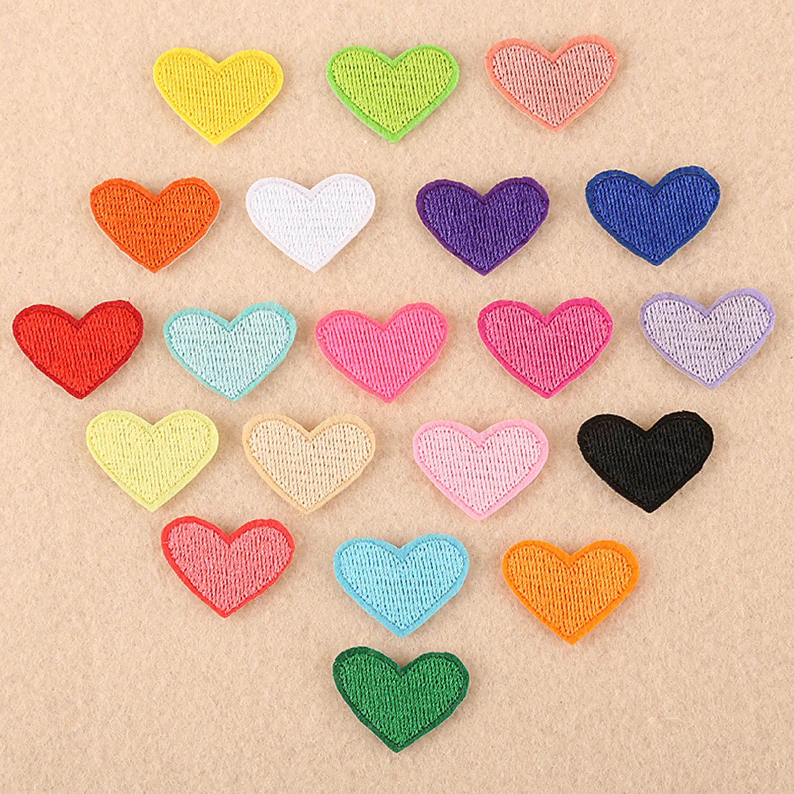 20Pcs Assorted Colors Cute Mini Heart Sew/Iron On Appliques Embroidery Patches Badges Garment Embellishments DIY