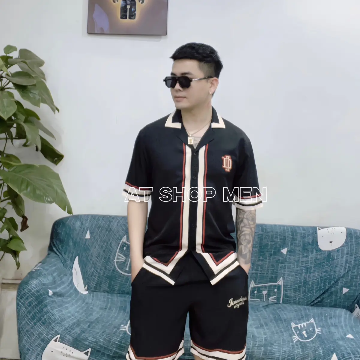 Bộ Quần Áo Nam Kẻ Viền Màu Đen