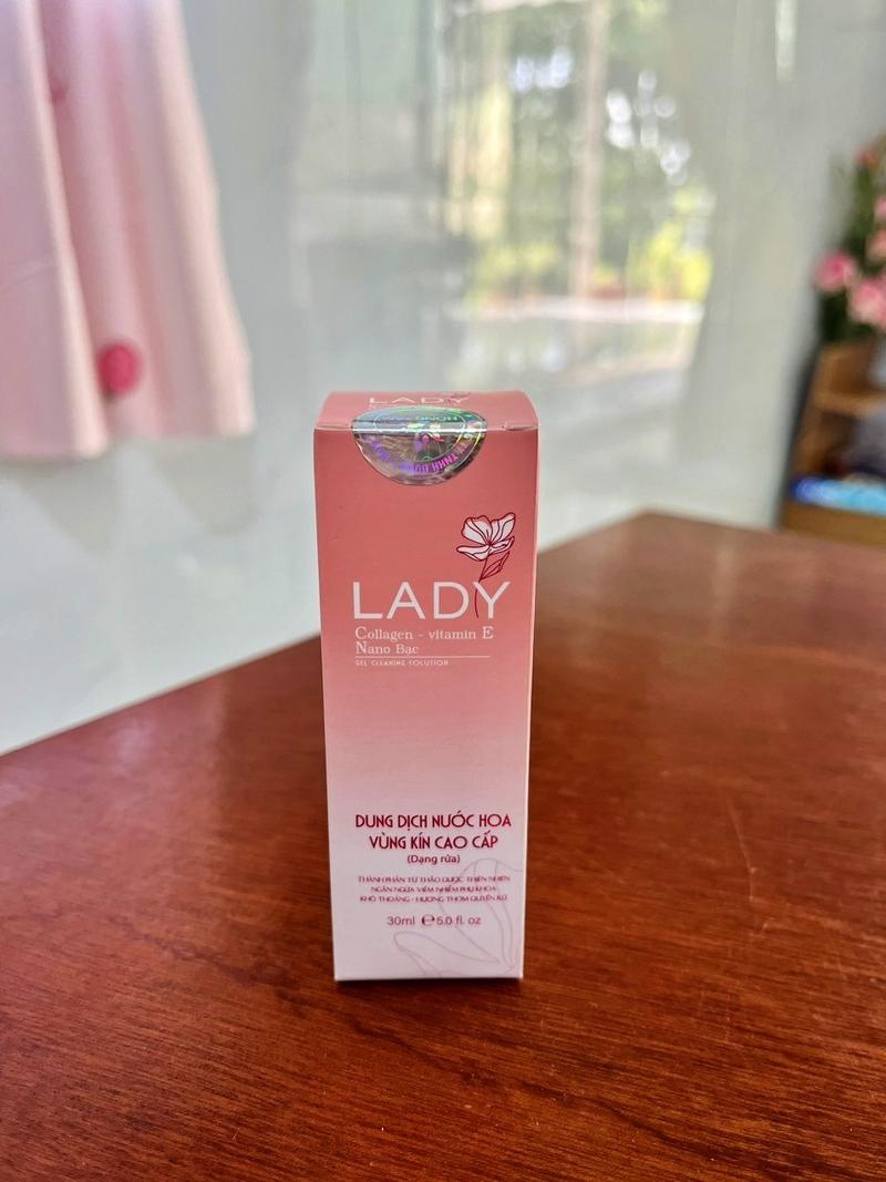 Product Introduction of Mua 1 Tặng 1 . Dung Dịch Vệ Sinh Lady Hồng Tâm Chai Nhỏ 1
