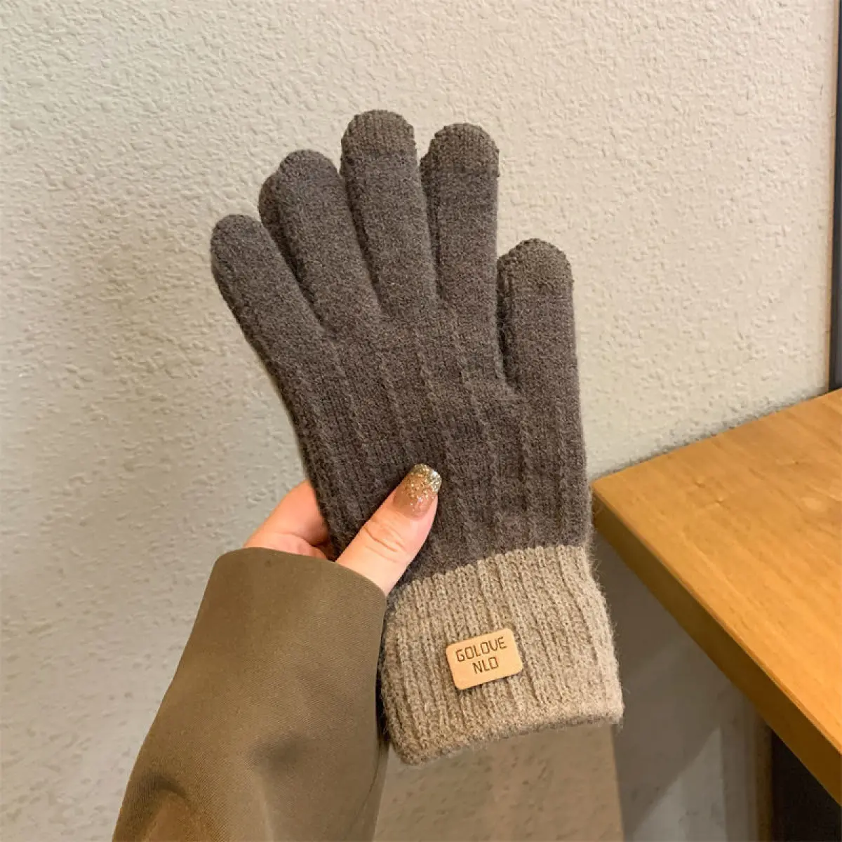 Warm and Cozy: Thick Wool Gloves for Women,Keep your hands warm