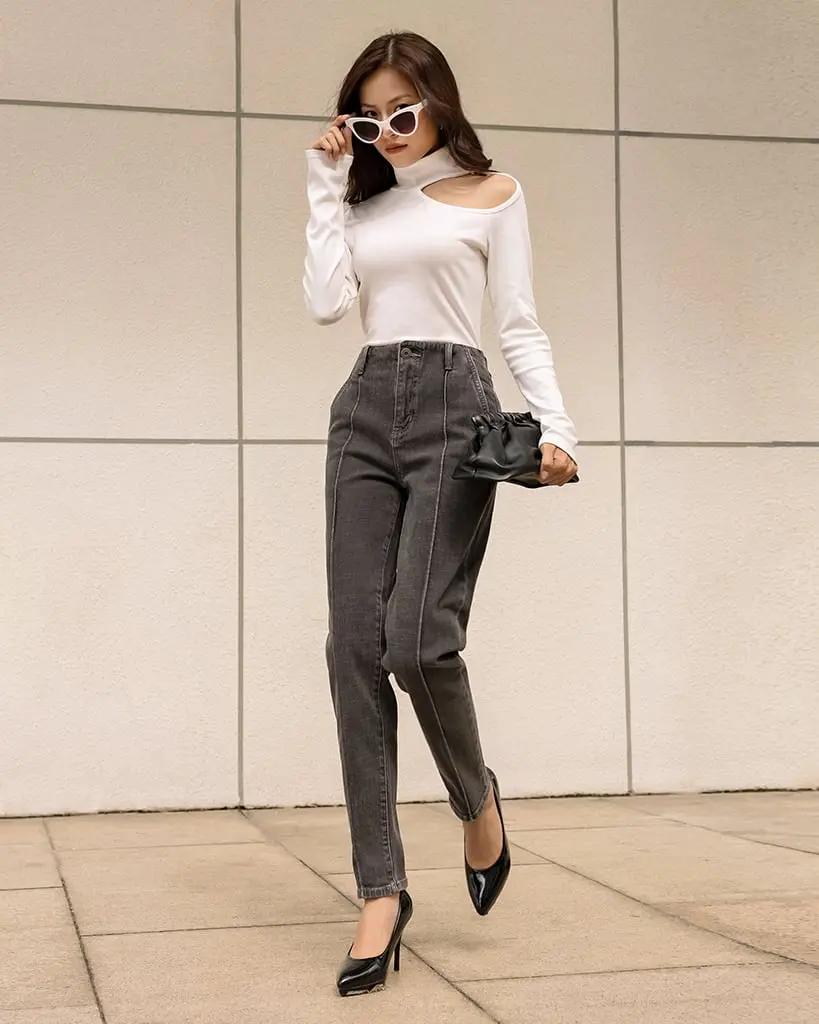 Quần Jeans Nữ Sóng Gân Dáng Baggy Màu Xám. Front Seam Detail Baggy Jeans - 222WD2089F2050