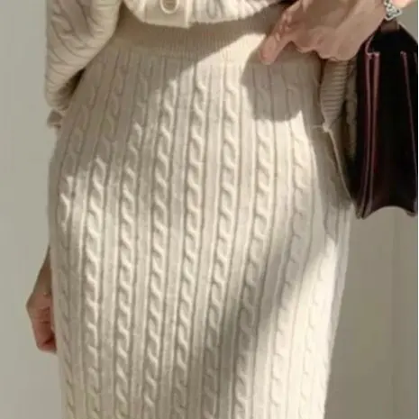 Maura Skirt - Wearing BENA