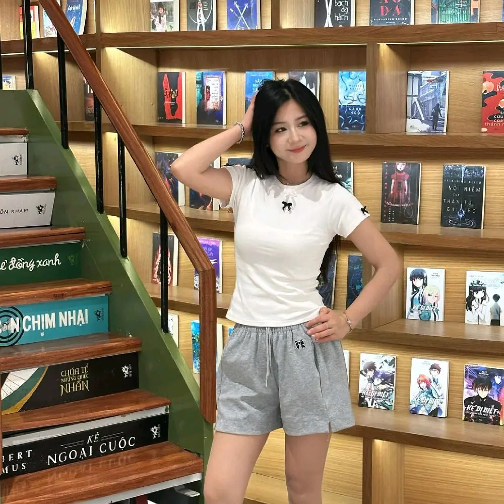 Quần short nữ nỉ 2 da  dáng ngắn  họa tiết thêu nơ
