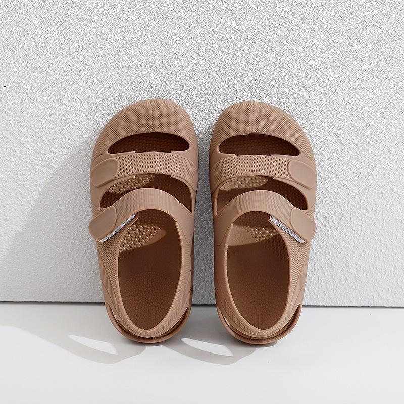 Product Introduction of 24-Year New Children's Closed Toe Soft Plastic Velcro Men's and Women's Baby Water-Stepping Sand Shoes Hole Shoes 3