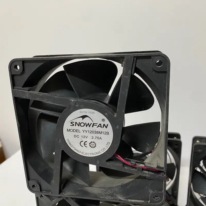 Quạt 12V không chổi than 7