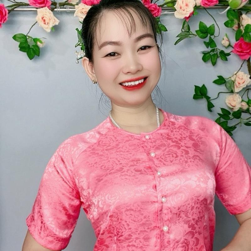 Áo lẻ [ ko bán quần] Bà ba Gấm tay ngắn nút ngọc ( 8 nút) vải mềm mịn hoạ tiết hoa Mẫu Đơn Nữ Top 4
