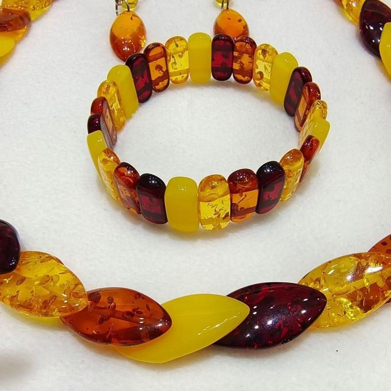 Product Introduction of Natural Amber Beeswax Piebald Amber Bracelet Necklace More than Three-Piece Earrings Set with Type Blood Amber Yellow Honey Women 2