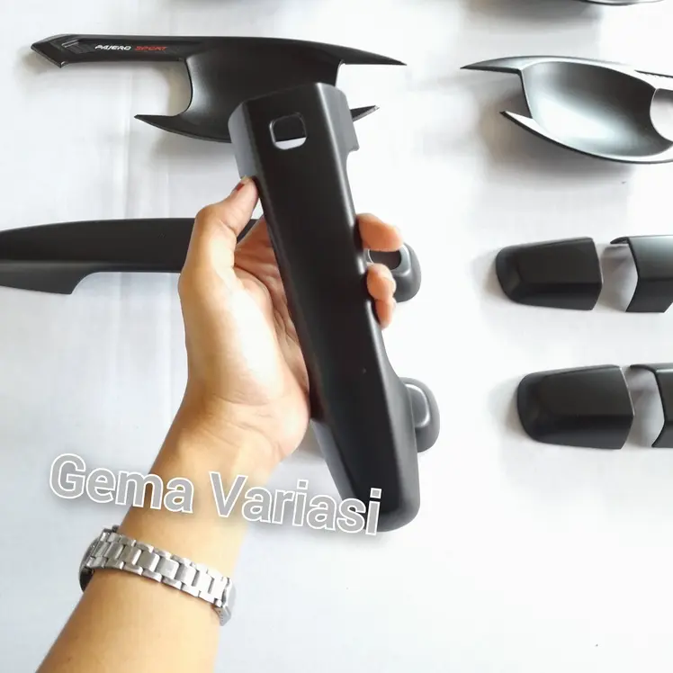 Set Outer Cover Handle Pegangan Pintu Tank Cover Mobil Pajero 2016 - 2023 Hitam Diamond Premium Car Kendaraan Penutup 2