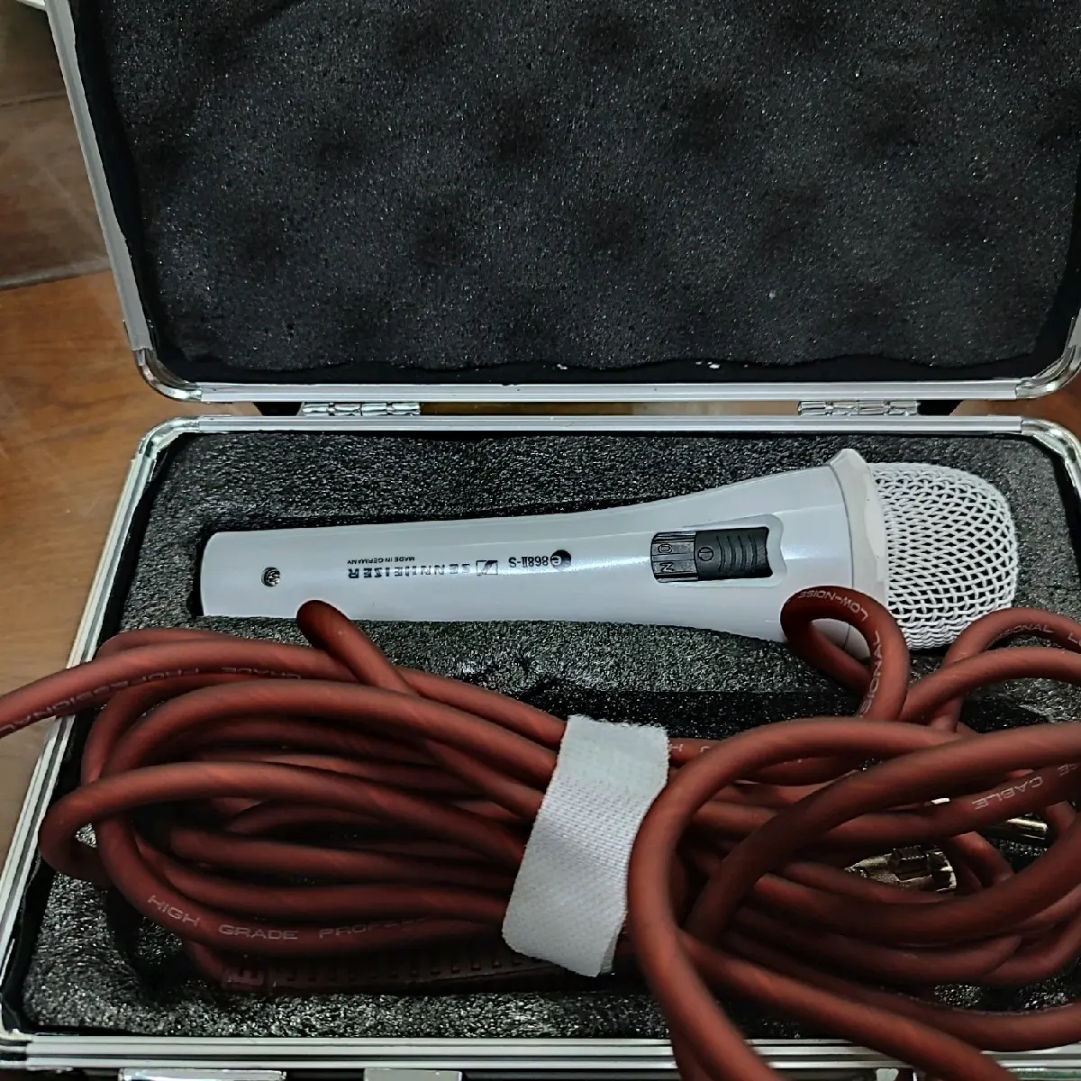 micro có dây Sennheiser 868II -S Hàng loại 1- dây dài