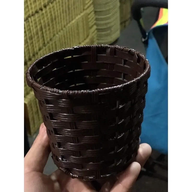 giỏ cắm hoa khung sắt nan nhựa giả mây 10*10cm 5