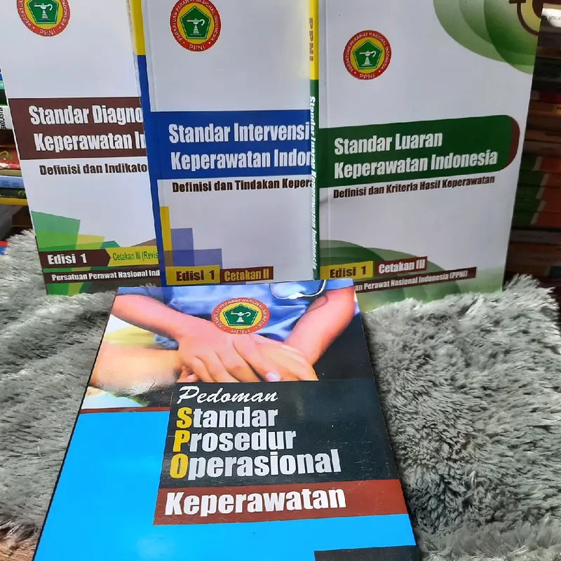 paket 4 buku pedoman standar prosedur operasional keperawatan & standar keperawatan Indonesia SDKI - SIKI - SLKI