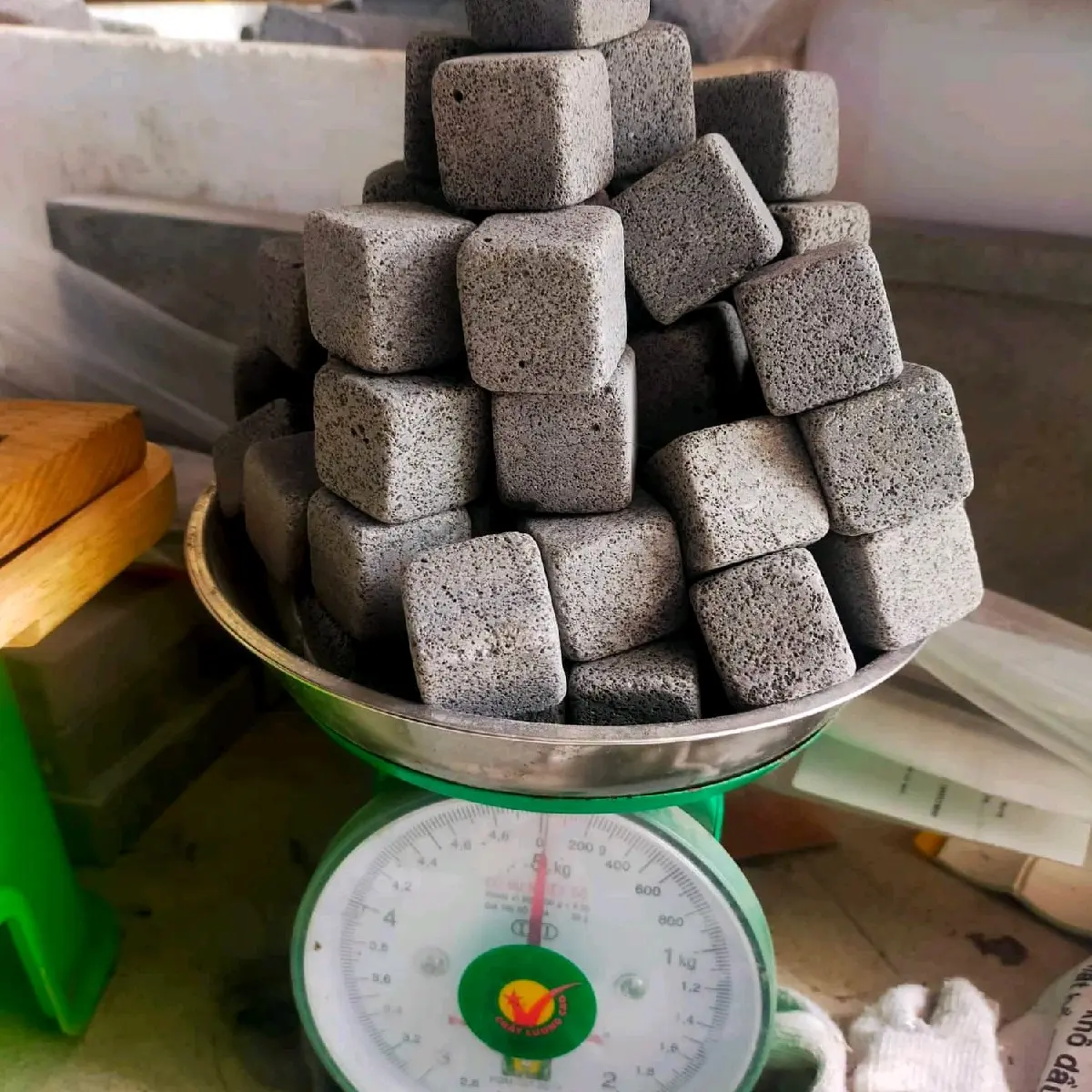Đá nướng núi lửa size 13-15 viên/kg