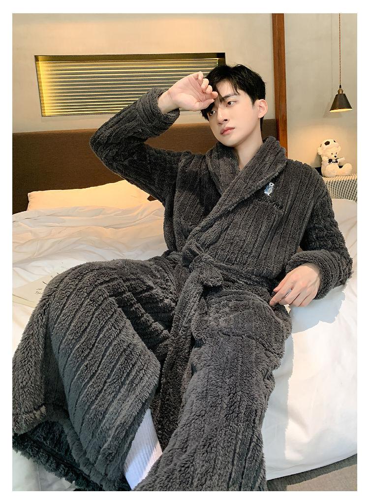 Product Introduction of Autumn and Winter Long Nightgown Men's Coral Fleece Bathrobe Young Pajamas Winter Thickening Flannel Bathrobe Homewear Menswear Nightwear 14