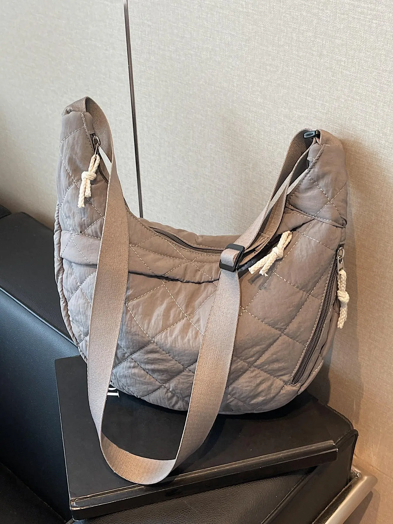 Women's Solid Color Quilted Crossbody Bag, Fashionable Large Capacity Shoulder Bag for Daily Used, Casual Trendy Versatile High-quality Daily Commuting Bag