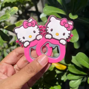 pembuka botol dan magnet hellokitty
