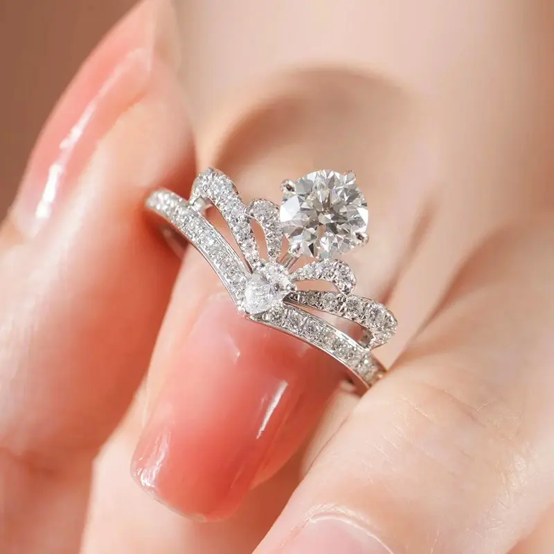 2024 Live Broadcast New 1 Karat Princess Crown Simulation Moissanite Diamond Ring Affordable Luxury Fashion Zircon Open Ring Female