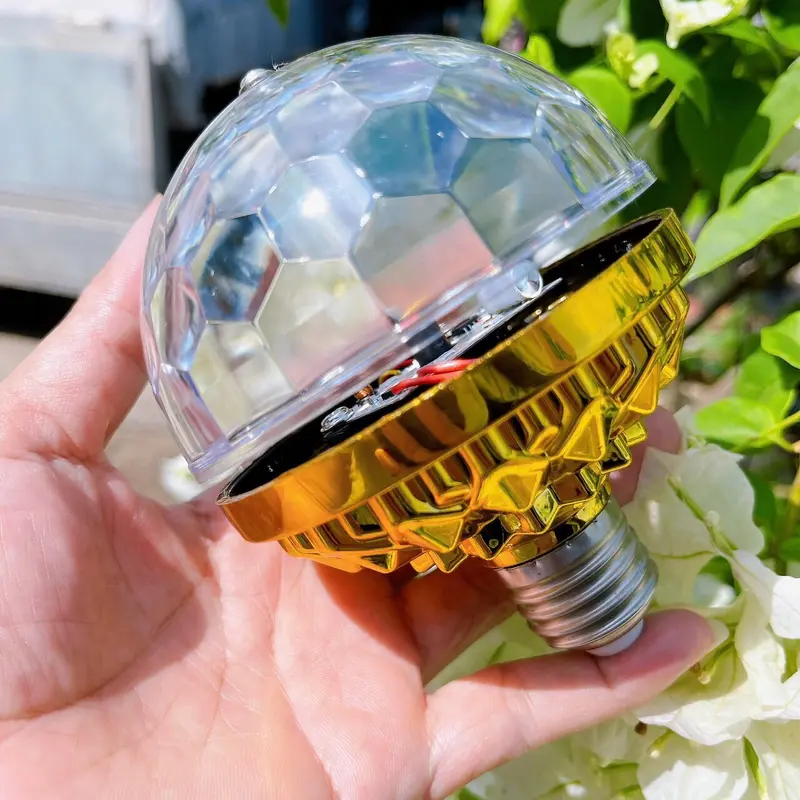 Bóng đèn led,xoay 360 độ,có 7 màu , kèm chui, 7