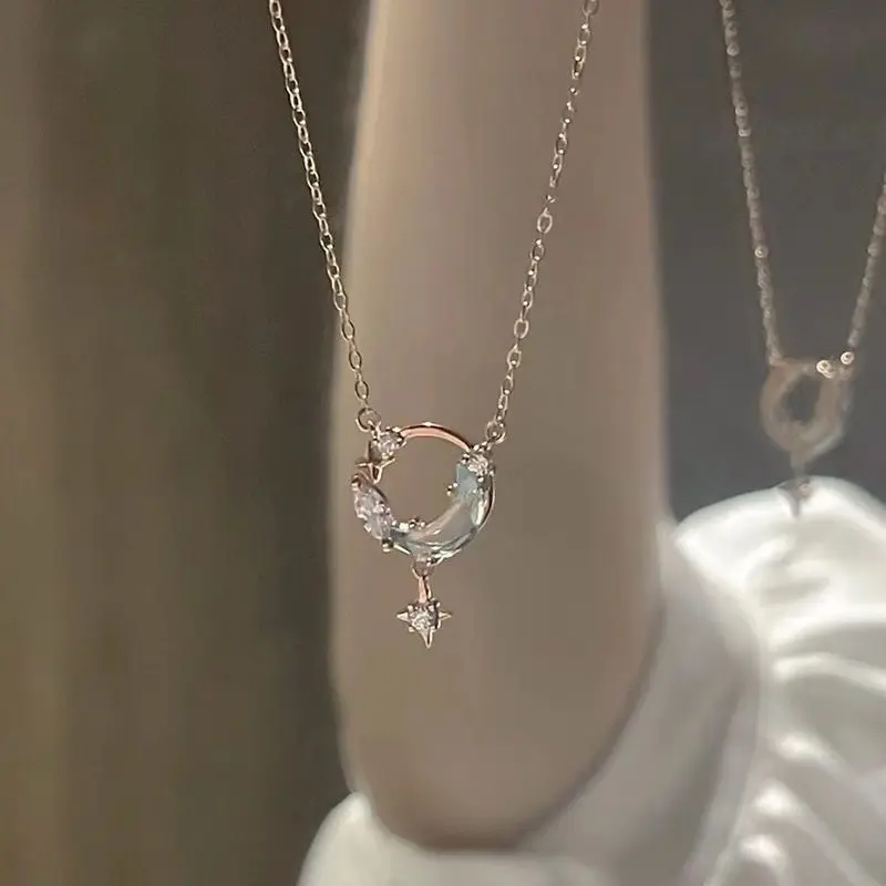 Dream Chaser Galaxy Moon Necklace for Women, Light Luxury Niche Design, Versatile Non-Fading Clavicle Chain