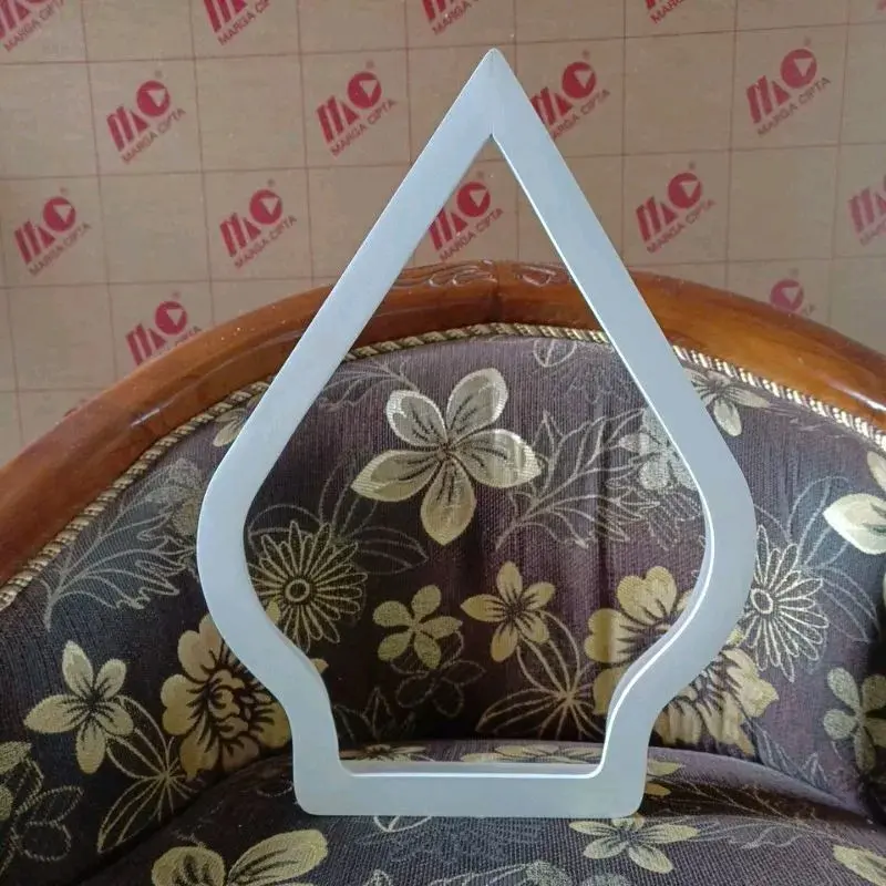 FRAME MAHAR PIGURA GUNUNGAN PUTIH/COKLAT TUA