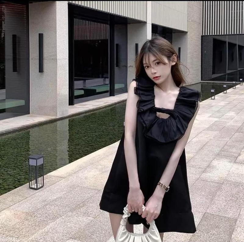 Đầm babydoil xòe tay phồng hở lưng elly dress