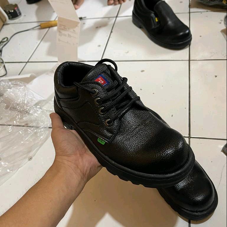 sepatu safety kicker tali pendek Leather Black Synthetics Brown 1