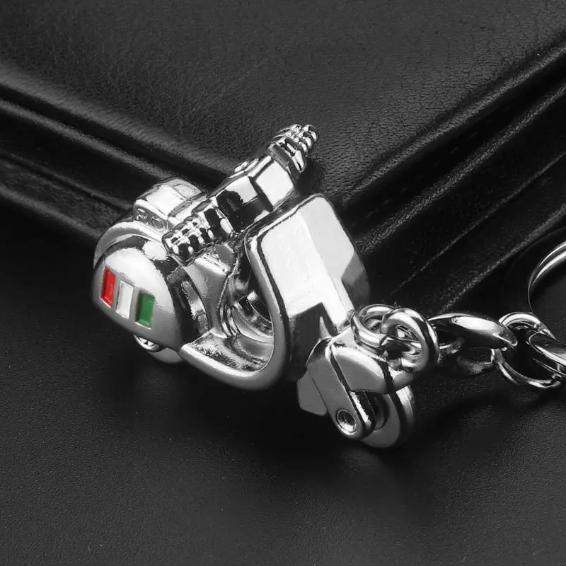 Gantungan Kunci Vespa Logam / Aksesoris / Souvenir / Liontin