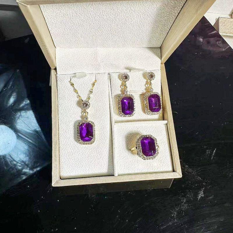 Product Introduction of Green Necklace for Women, Emerald Green Earrings, Niche High-End Design Clavicle Chain, Versatile Jewelry 3-Piece Set 11