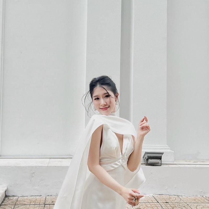 | Amour Dress | Đầm Lụa Cổ V Sâu Hở Lưng Kèm Khăn Có Mút