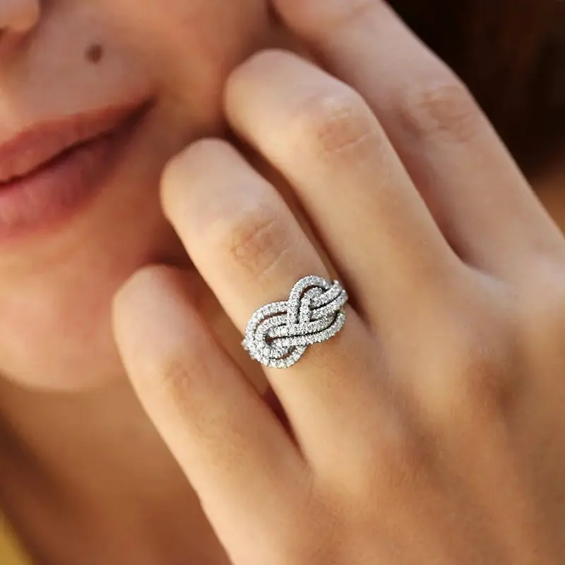 Fashion Designed Twist Shape Rings For Women Paved Dazzling CZ Temperament Female Ring Party Statement Jewelry