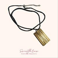 Gambar Kalung Peeta Melark District 12 The Hunger Games | Catching Fire Peeta Necklace Golden dari Sweetforus Kab. Blitar 3 Tokopedia