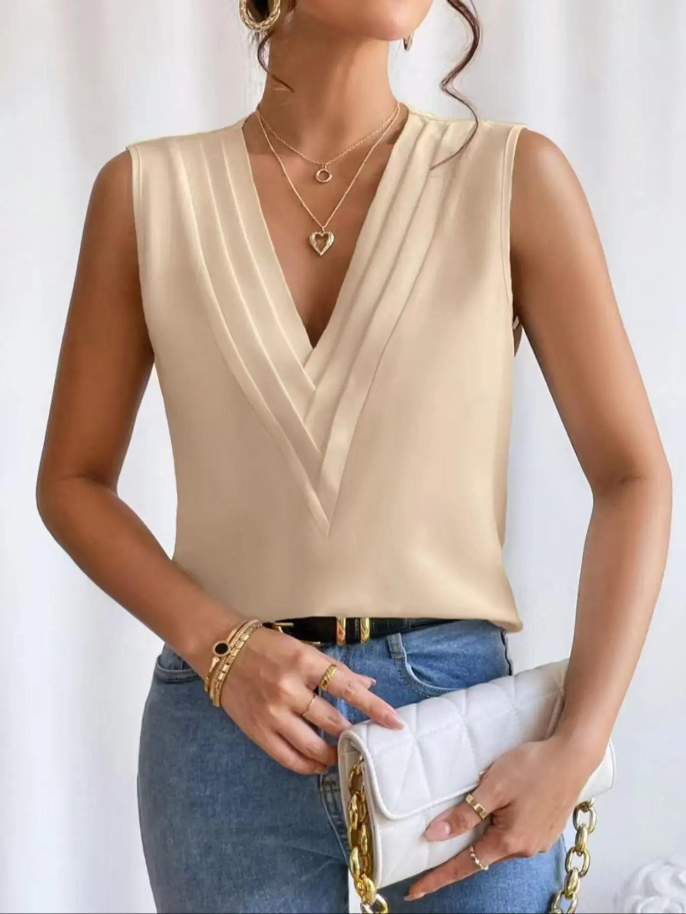 Women's Plain V Neck Tank Top, Casual Sleeveless Top for Daily Wear, Ladies Clothes for All Seasons