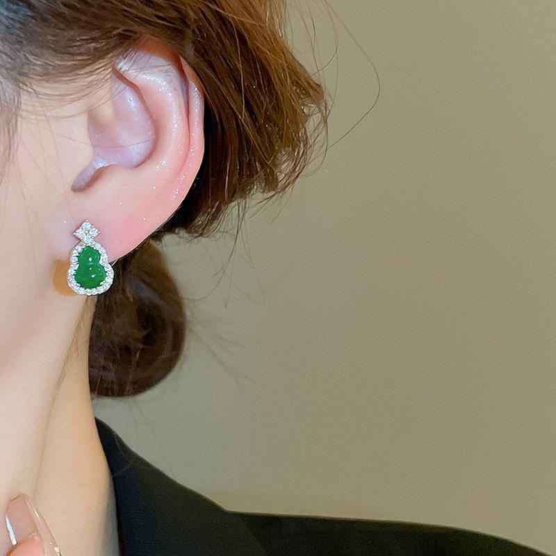 Product Introduction of New Chinese Style Gourd Earrings Chinese Style Earrings Fashionable High-end Versatile Ear Jewelry 11