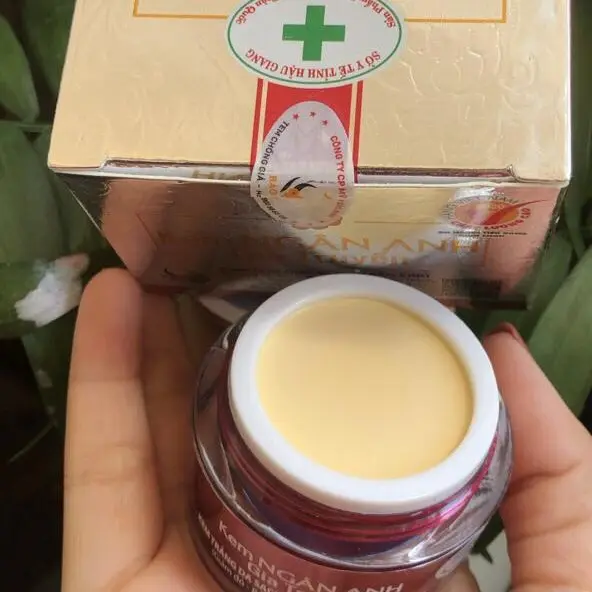 KEM MỤN TRẮNG DA MỜ THÂM NGÂN ANH GIA TRUYỀN 12Gg, 18g, 30g