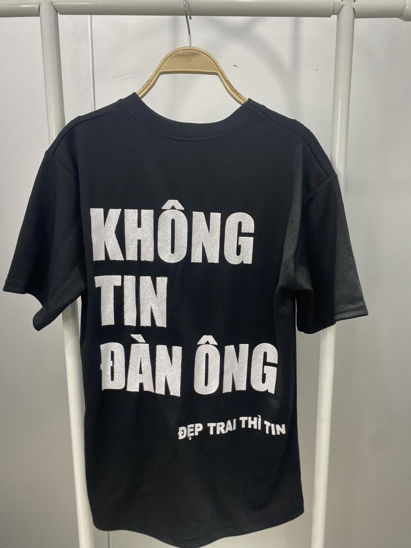 Product Introduction of Áo Phông Unisex (KHÔNG TIN ĐÀN ÔNG/ĐÀN BÀ) Hình In Nhũ Kim Tuyến - Chất Poly Mịn Form Rộng Thụng Siêu Hot Hit 2024 aothun  basic 25
