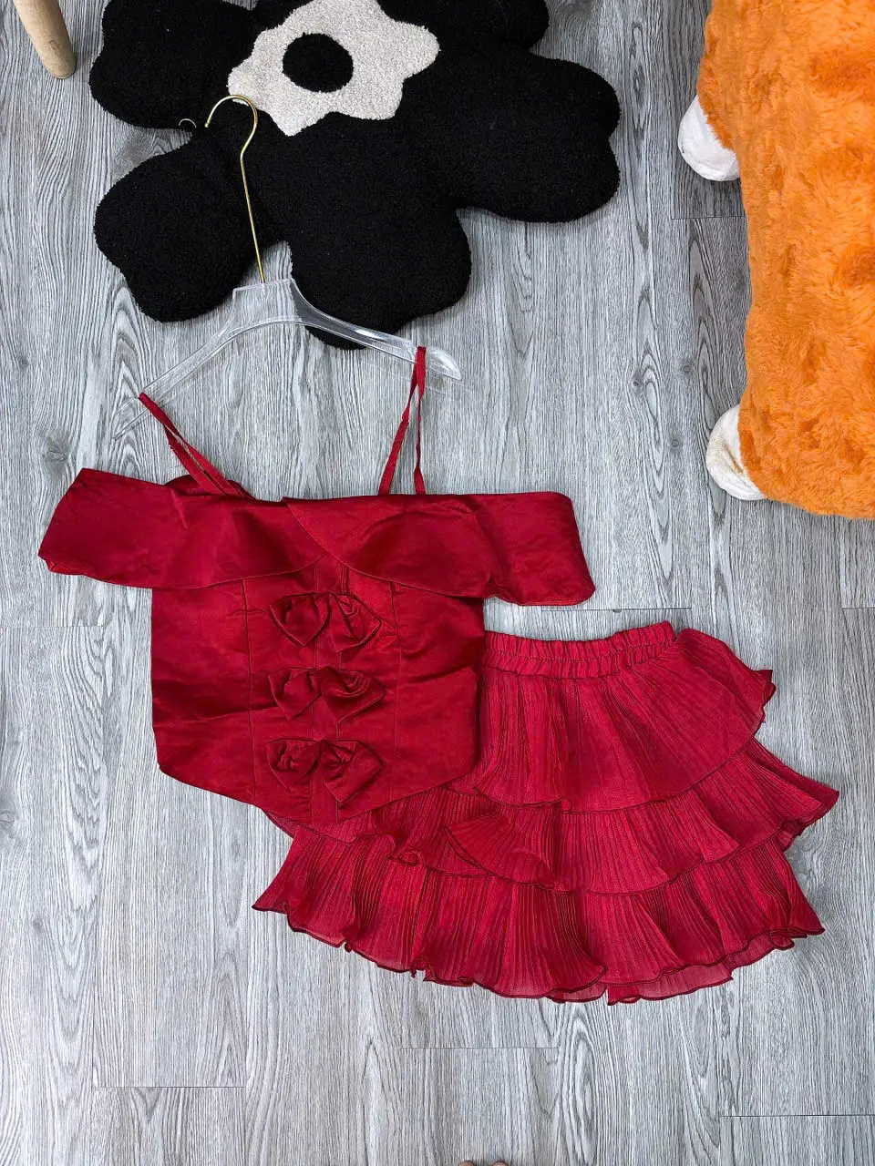 Sét áo trể vai Nơ _ chân váy tầng dập li_B8968_chân ngắn BTQ2