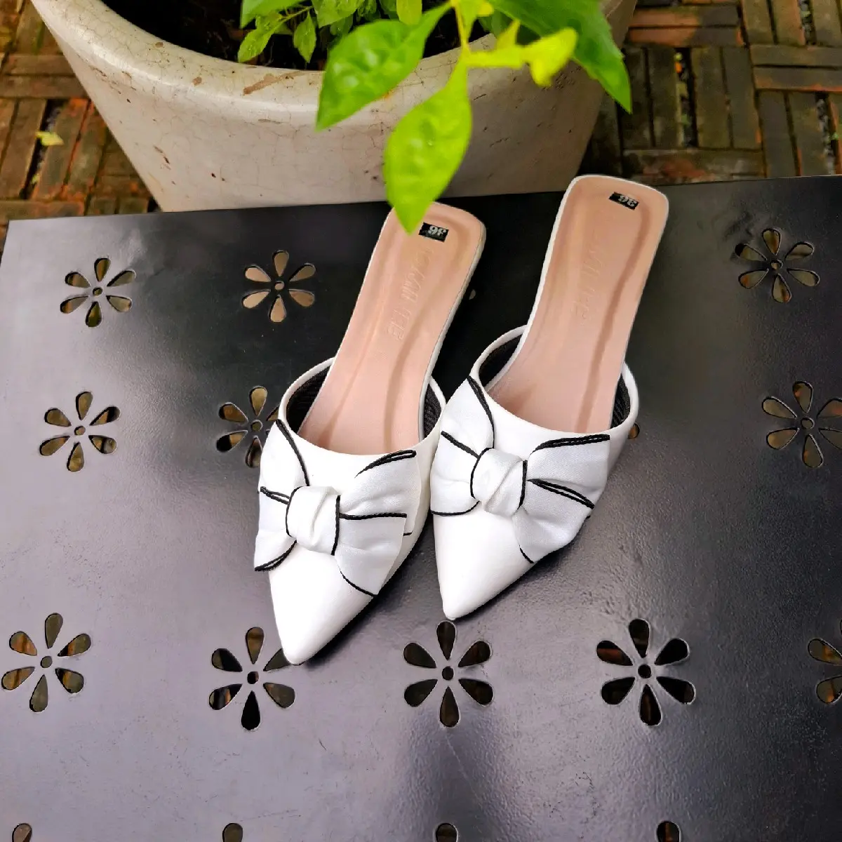 Giày sục nữ cao gót 3 phân phối nơ viền đi tiệc đi làm ( shoes) guôcxinh giay got dép cao gót 7 phân guốc hm bitmui guoc xinhsang saint laurent heels quaitrong guo c đẹp giày cao gót gấp gọn đế eg ngo shoes sandal dinh 2 cưới hoa kim dep decao dethap kieu
