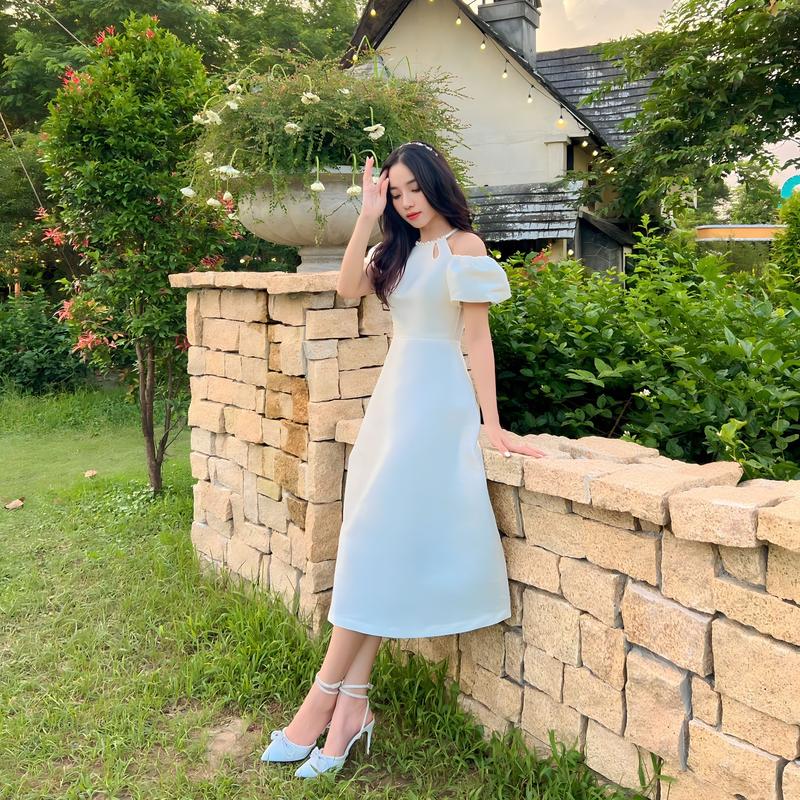 Váy tafta cổ yếm hở vai tay bồng thiết kế Lucido S42 Nữ