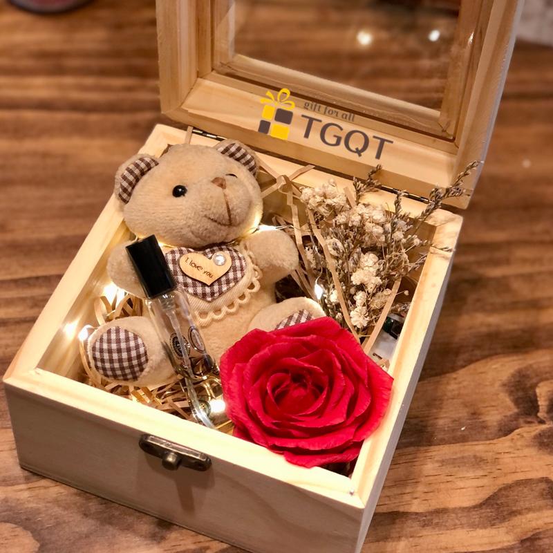 Hộp quà gỗ cao cấp kèm phụ kiện hoa và đèn led xinh xắn (chưa gồm son và gấu) - phù hợp đựng mỹ phẩm nước hoa trang sức và nhiều món quà - kèm hoa khô và đèn led Sinh nhật Sinh nhật setquatang bangai