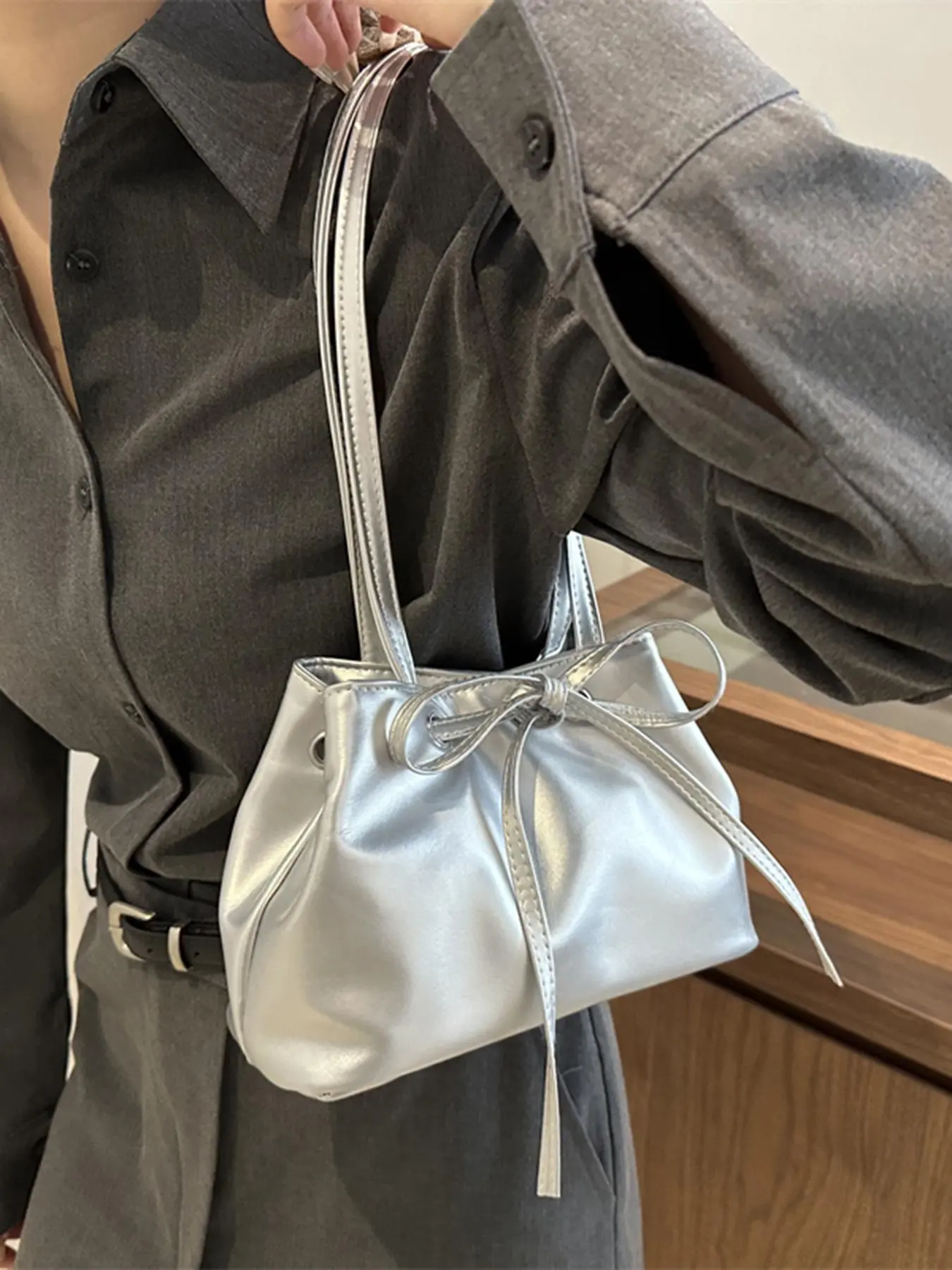 Women's Bow Decorated Shoulder Bag, Fashionable Solid Color Bucket Bag for Daily Used, Casual Trendy Versatile High-quality Daily Commuting Bag