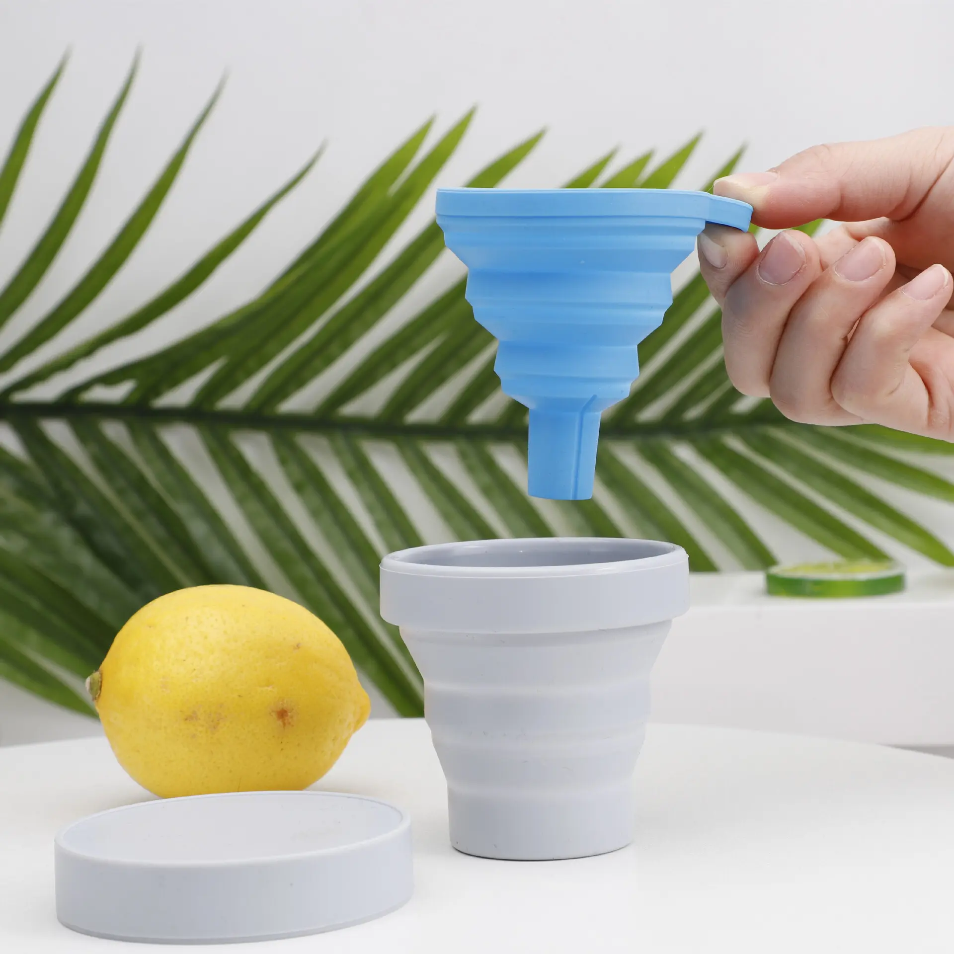 Folding long neck funnel kitchen folding oil leak creative with food grade silicone small funnel