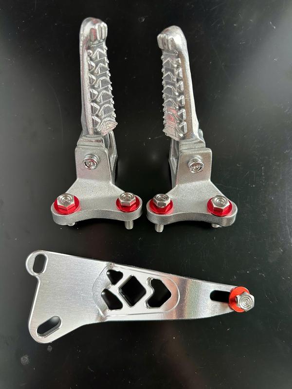 Gác Chân Malay cho Satria Raider Fi - Tặng 5 Ốc & 5 Long Đền Đỏ - Phụ Tùng Cao Su Nhôm Bền Bỉ - Gacchan Malay Xe Satria-Raider Fi