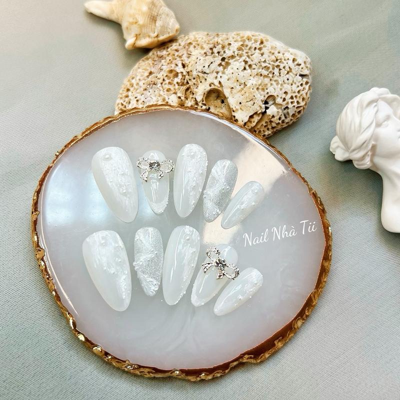 M101. Nailbox Thiết kế màu trắng nước gạo mix gel xi măng (Lưu ý đo size bằng thước thẳng) nail  box