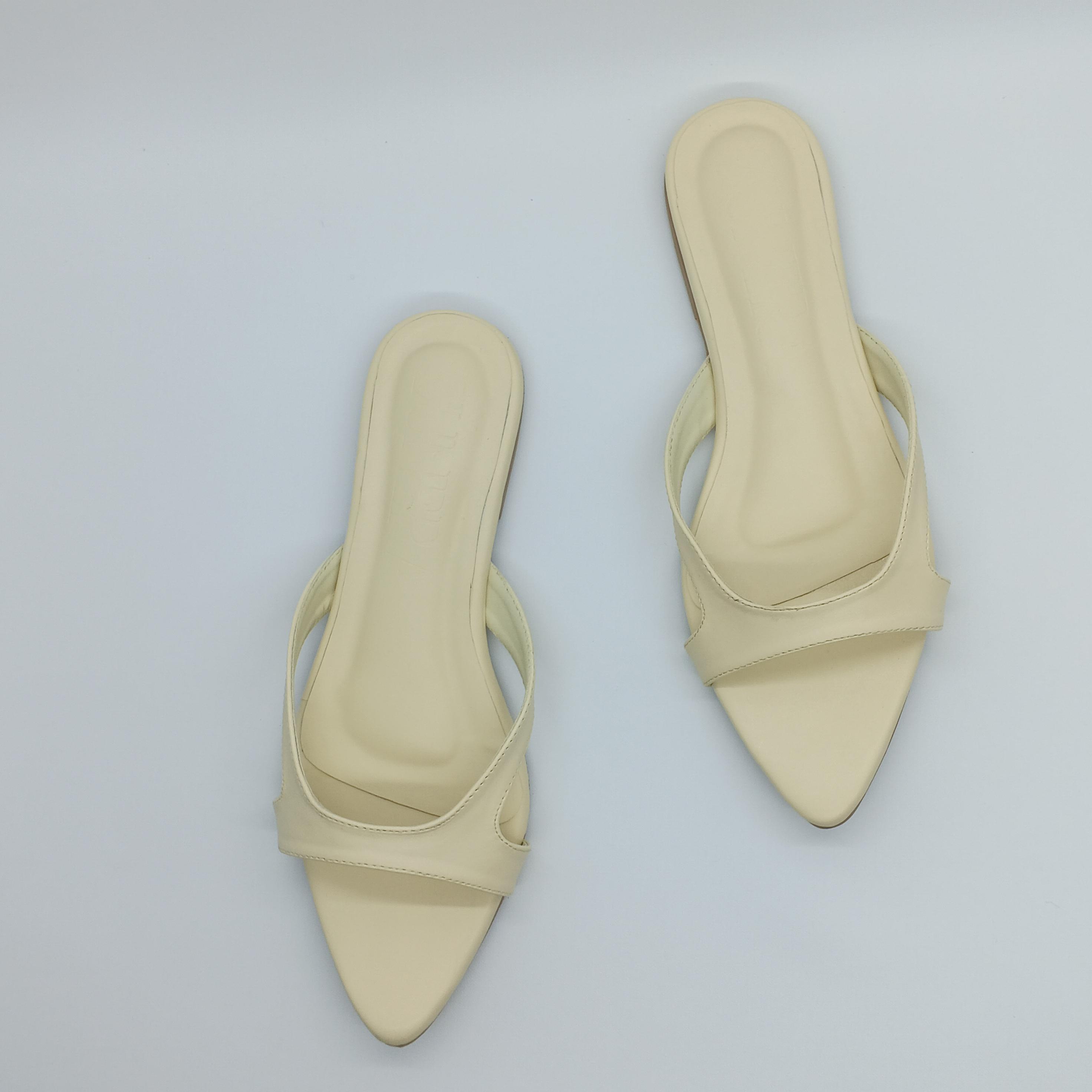 ZUNERA Velena Flat Sandal Wanita Slip On Elegan Feminim Sol Non-Slip Synthetic Leather Anti-Slip White Beige Black Coffee