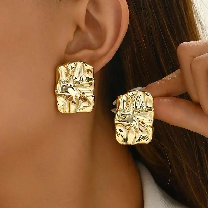 Uneven gem color; minimalist style; fashionable gift